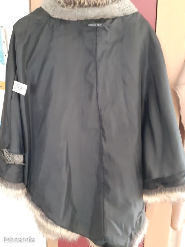 Poncho avec fausse fourrure (image 3)