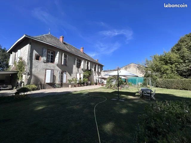 Maison 10 pièces 354 m² · à Caussade · 354 m² · 540 000 €
