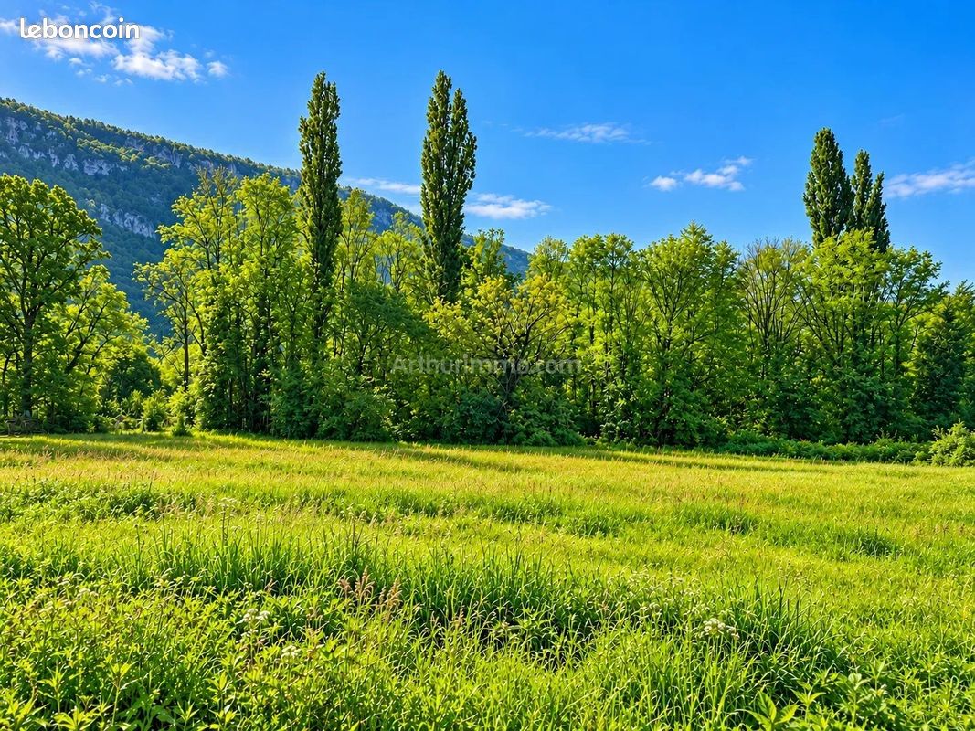 Terrain 1351 m² · à Méry · 1 351 m² · 240 000 €