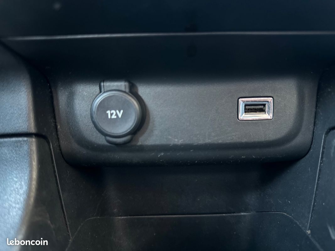 CITROEN C3 1.5 BLUEHDI 100CH SHINE CAMERA/ CARPLAy (image 29)