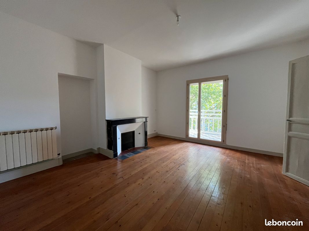 Appartement 5 pièces 148 m² · à Valence · 148 m² · 750 €/mois