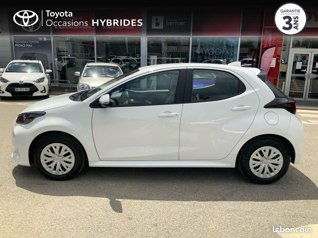 Toyota Yaris 116h Dynamic Business 5p MY22 (image 2)