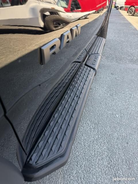 Dodge Ram 1500 REBEL BLACK EDITION (image 9)