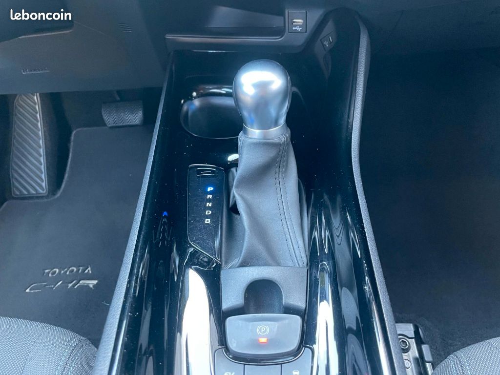 Toyota C-HR 1.8 HYBRID - BV E-CVT 2020 EDITION (image 26)