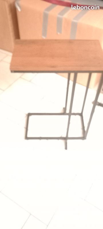 Table d'appoint (image 1)
