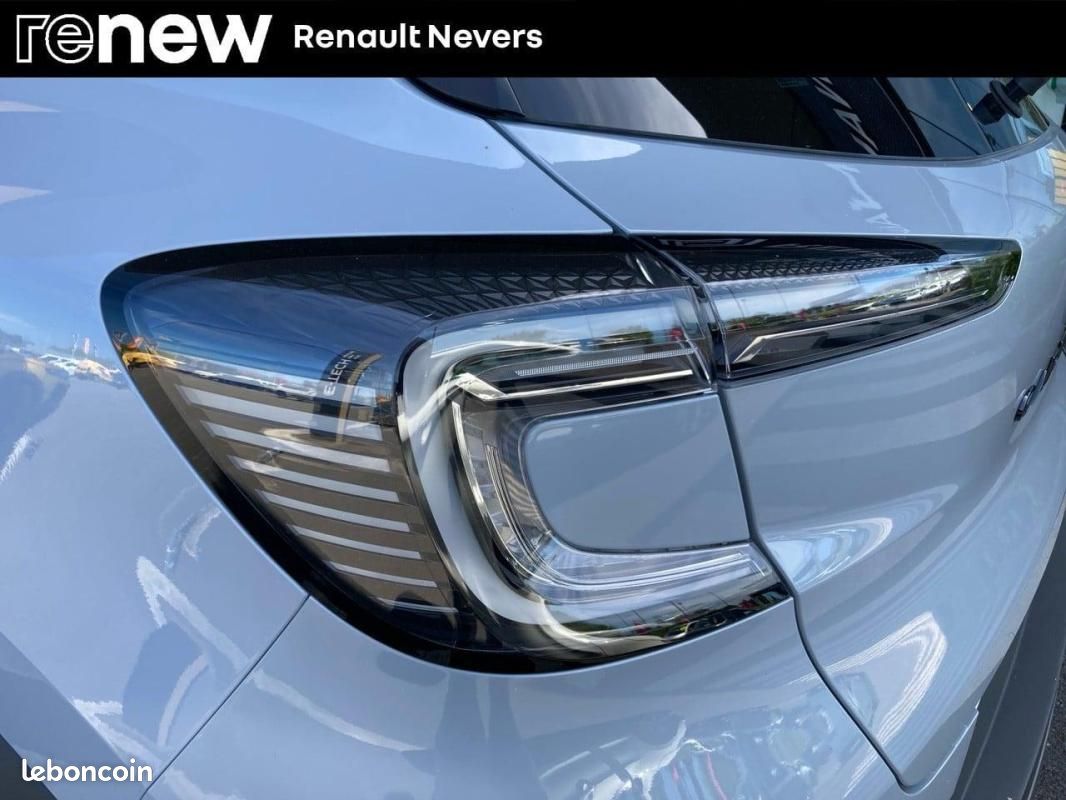 Renault Captur E-Tech full hybrid 145 ch esprit Alpine (image 14)
