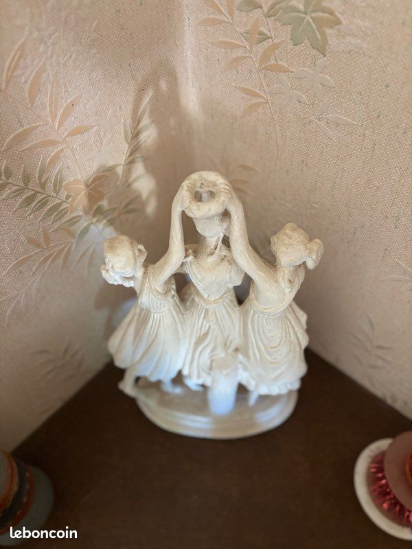 Statue (image 3)
