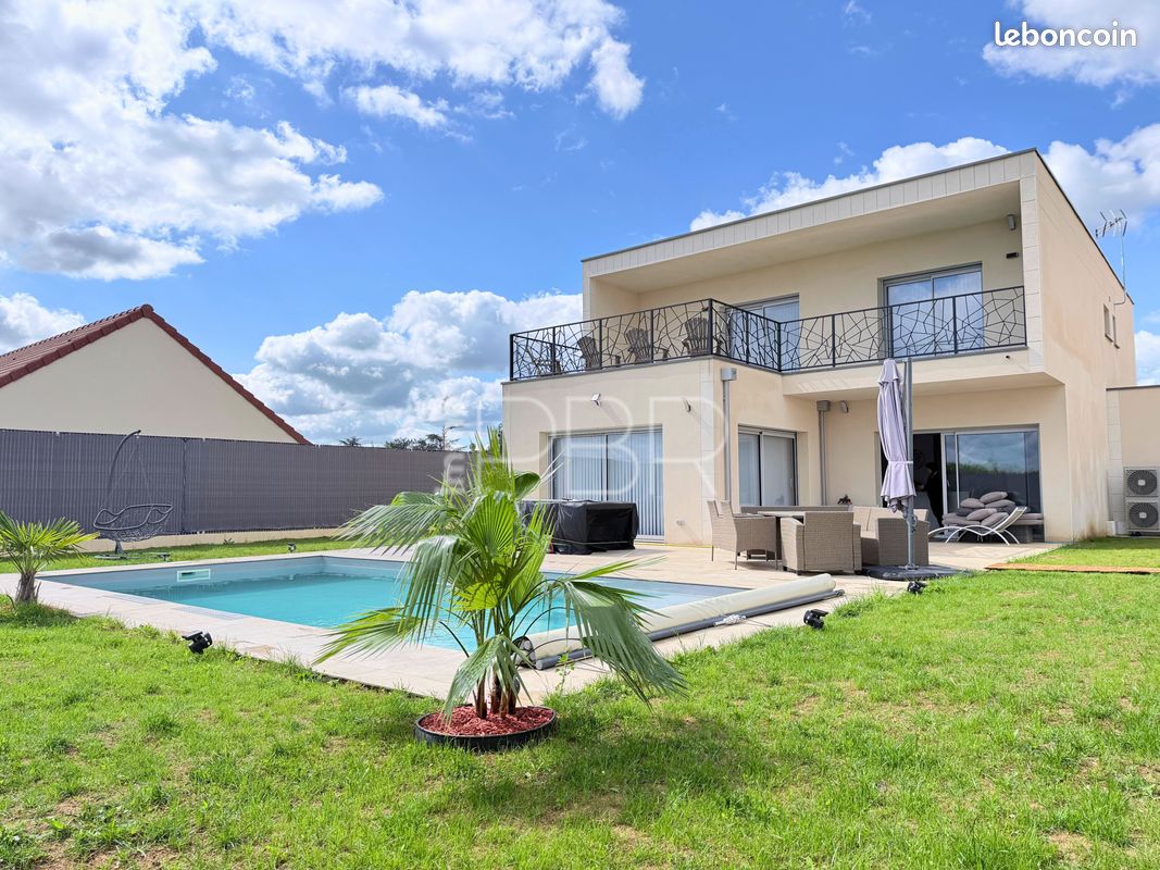 Maison 8 pièces 213 m² · à Ormes · 213 m² · 699 000 €