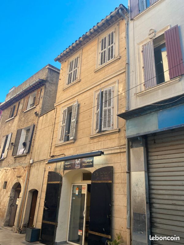 Local commercial 124 m²