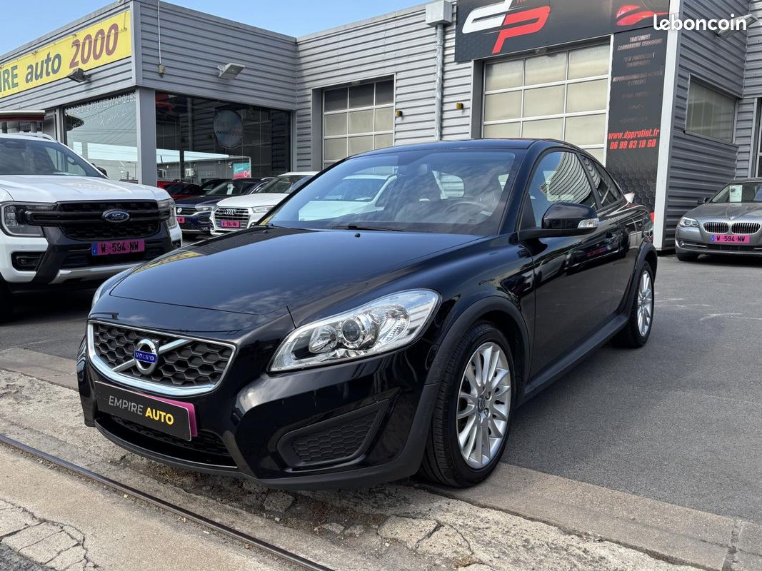 VOLVO C30 1.6D 110 ch Momentum (image 1)