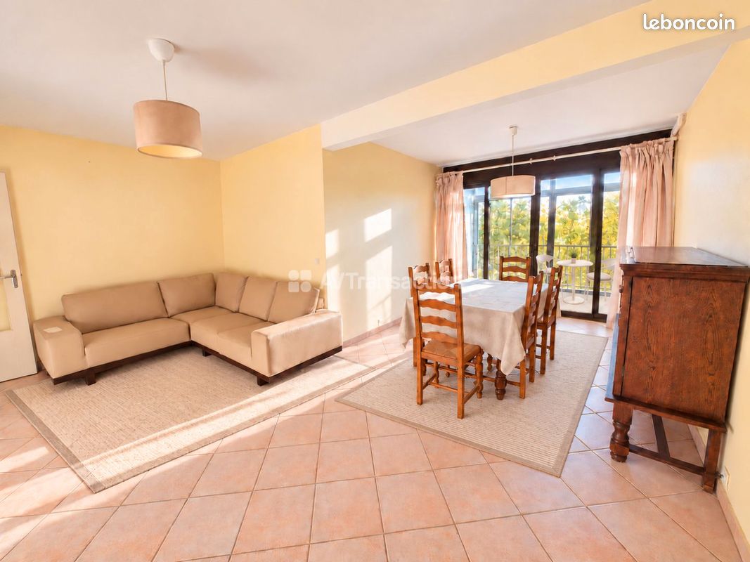 Appartement 4 pièces 72 m² · à Vaulx-en-Velin · 72 m² · 118 000 €