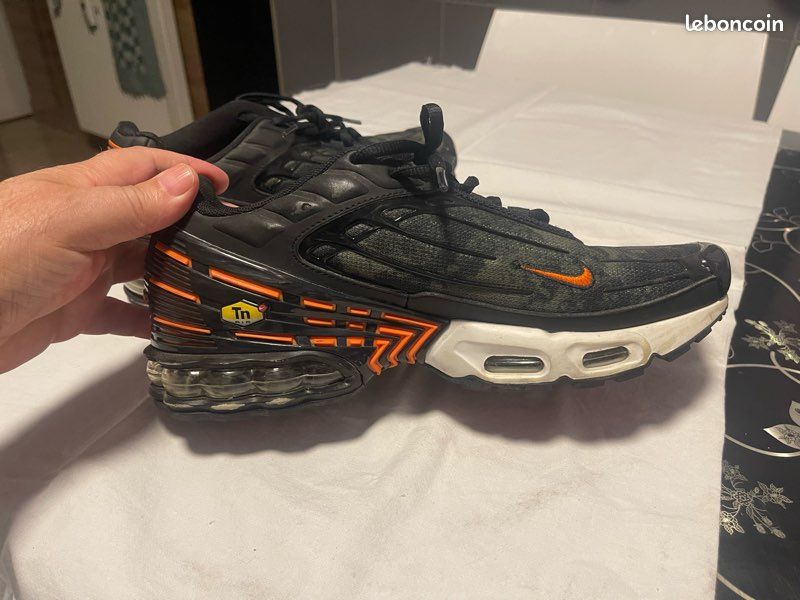 Nike Air Max Plus Tuned Air homme noir/orange EU 42,5 FV6914-001 (image 2)