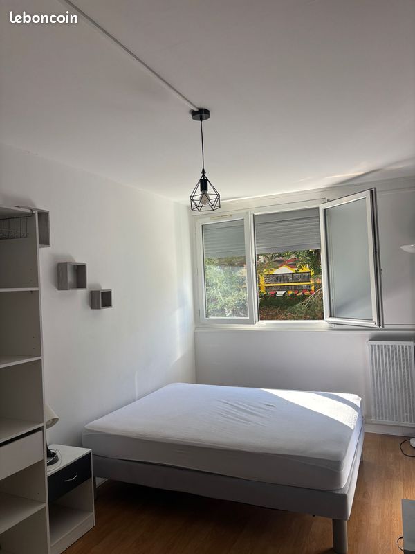 Appartement 3 pièces 65 m² · à Saint-Étienne · 65 m² · 750 €/mois