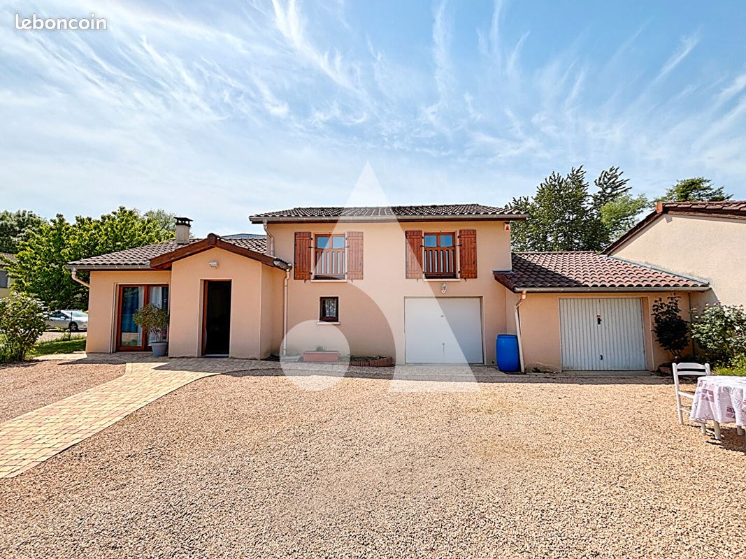 Maison 6 pièces 95 m² · à Porte des Pierres Dorées · 95 m² · 380 000 €