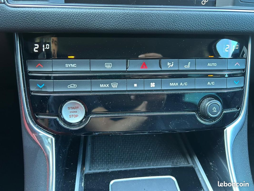 JAGUAR XF 2.0 D - 180 - BVA - Stop/Start 2015 BERLINE Prestige PHASE 1 GARANTIE 6 MOIS (image 22)