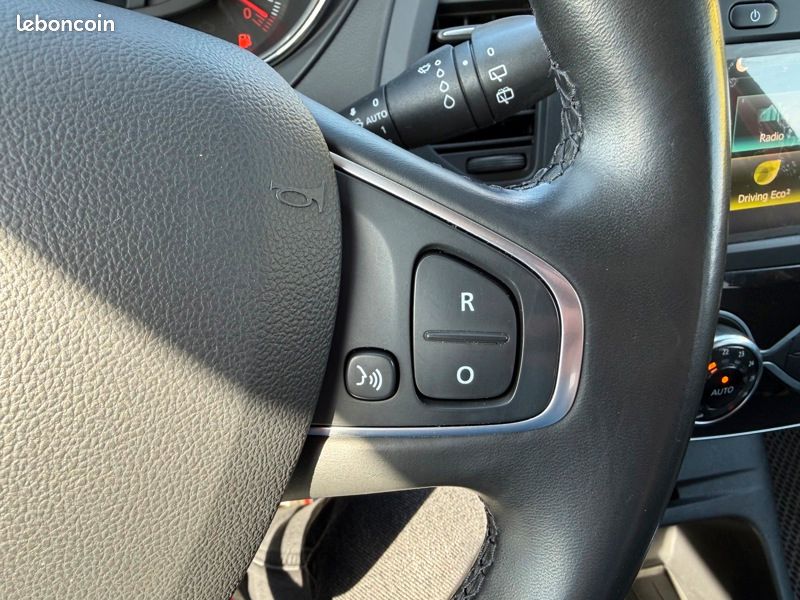 Renault Captur 1.3 TCe 150 Intens Leds GPS Caméra Bluetooth Régul (image 27)