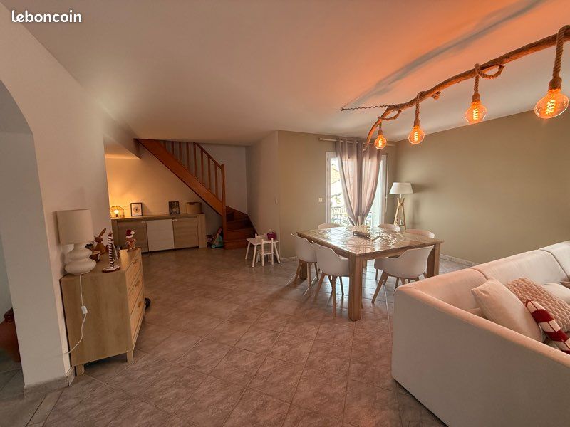 Maison 5 pièces 180 m² · à Neuvecelle · 180 m² · 699 000 €