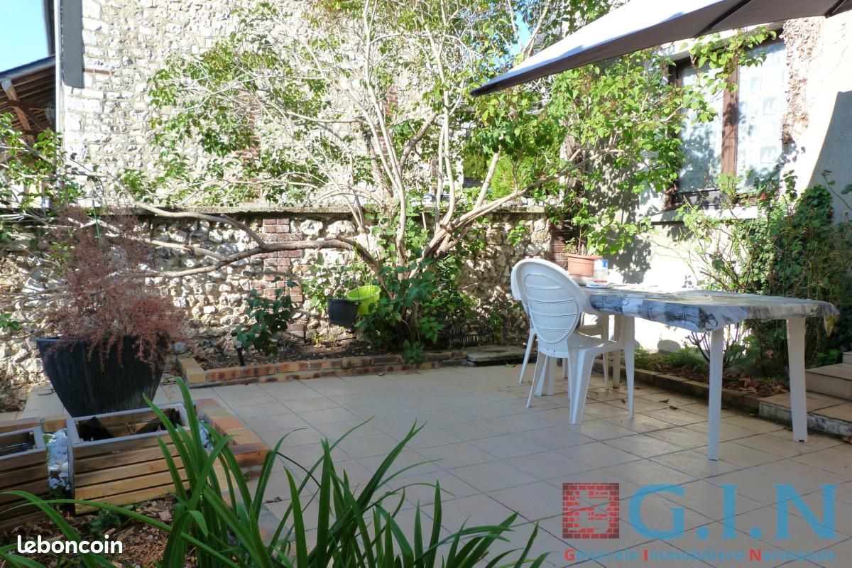 Maison 5 pièces 97 m² · à Saint-Martin-de-Boscherville · 97 m² · 179 000 €