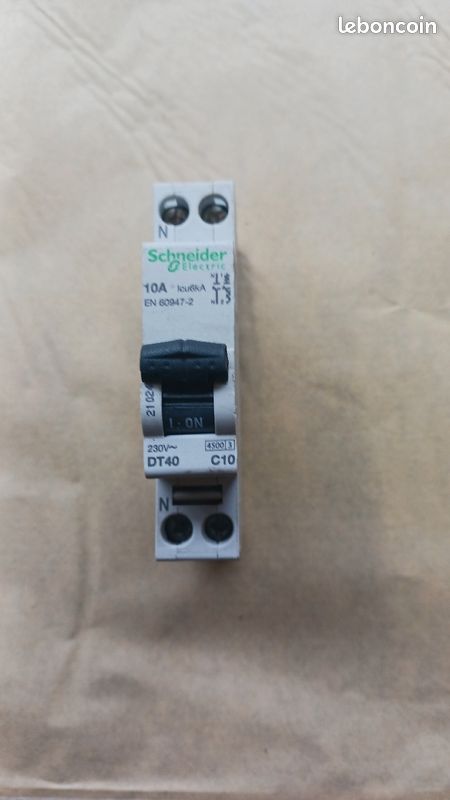 Disjoncteur 10A (image 1)