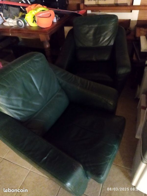 Canapé en cuir vert et ses 2 fauteuils (image 2)