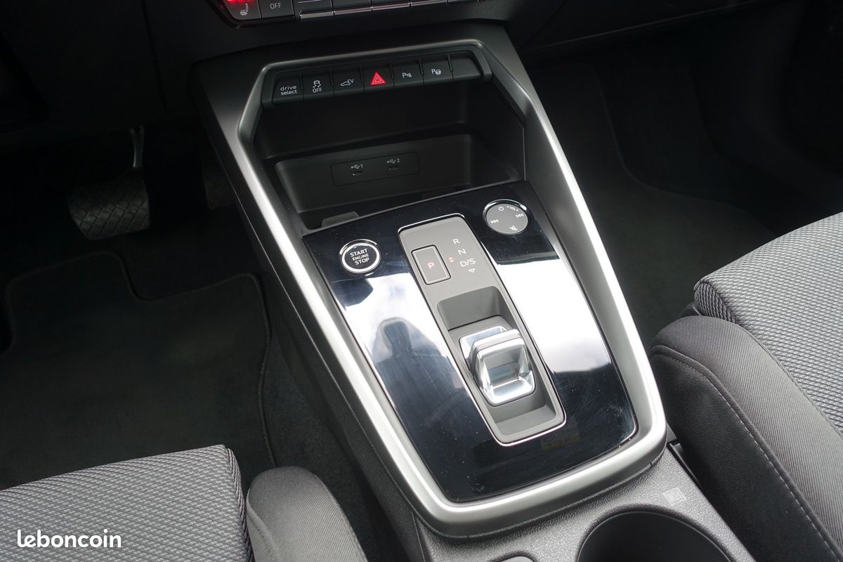 A3 Sportback 40 Tfsi e S-Tronic 204ch Hybride Rechargeable Virtual cockpit/Toit ouvrant/Sièges sport Chauffant/Grd Gps europe/Caméra/Full LED/Carplay/1*Main/Garantie 12 mois (image 9)