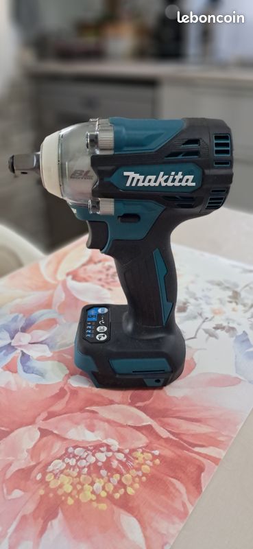 Boulonneuse à chocs Makita 18V LXT, DTW 300 Bricolage