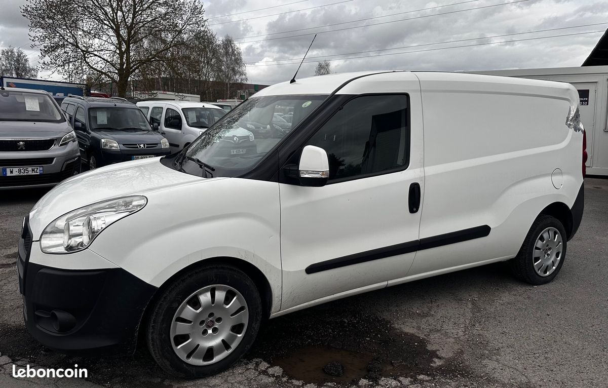 Fiat DOBLO CARGO III MAXI 1.6 MJTD 105 BVM6 TVA RECUPERABLE (image 2)