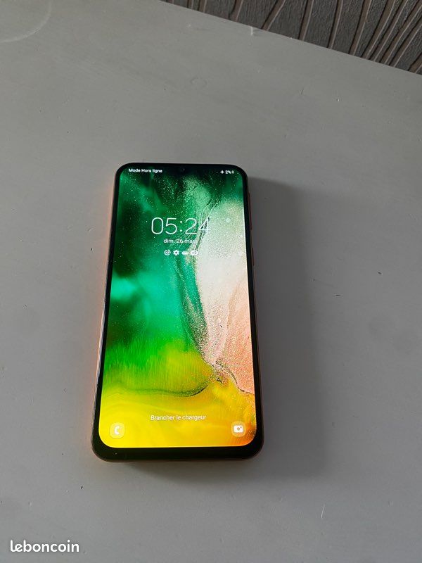 Samsung a40 tres bon état (image 3)