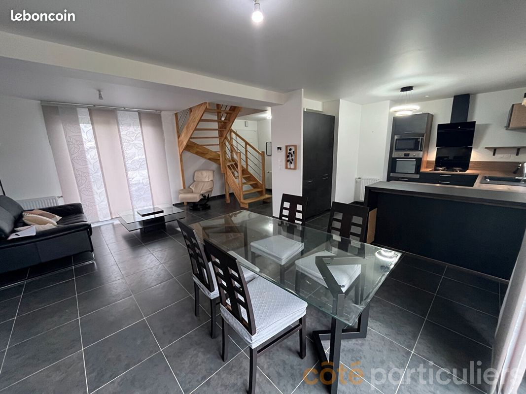 Maison 4 pièces 79 m² · à Plougoumelen · 79 m² · 1 100 €/mois