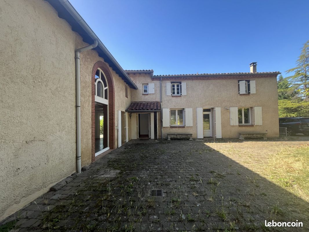 Maison 9 pièces 231 m² (image 2)