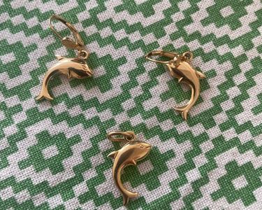 Parure En OR 18 Carats - Boucles D'oreilles & Pendentif Dauphins - Occasion Bon État