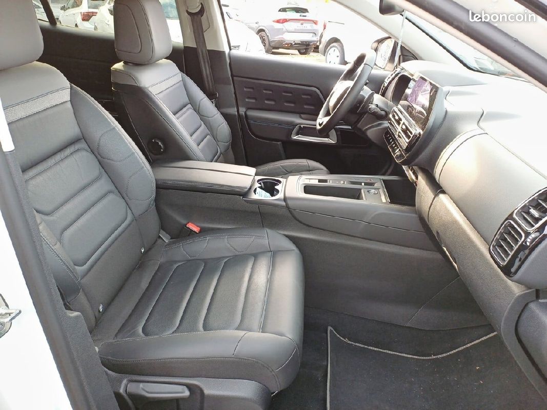 CITROEN C5 Aircross PureTech 130 S&S EAT8 Shine Pack (image 18)