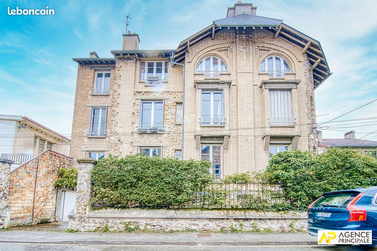 Appartement 6 pièces 114 m² · à Le Chesnay-Rocquencourt · 114 m² · 3 200 €/mois