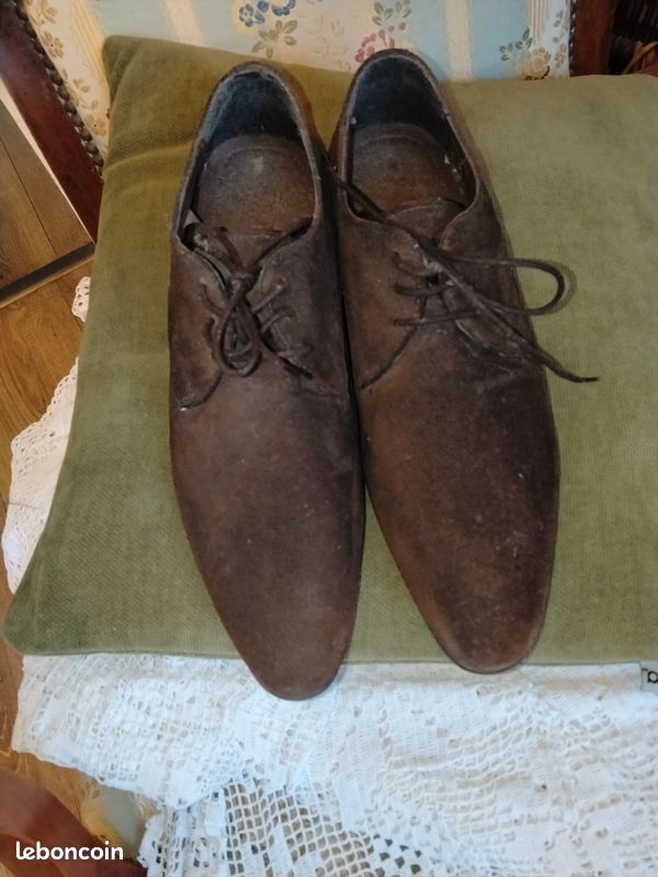 Chaussures homme en daim marron. La halle aux chaussures. Pointure 43 (image 2)