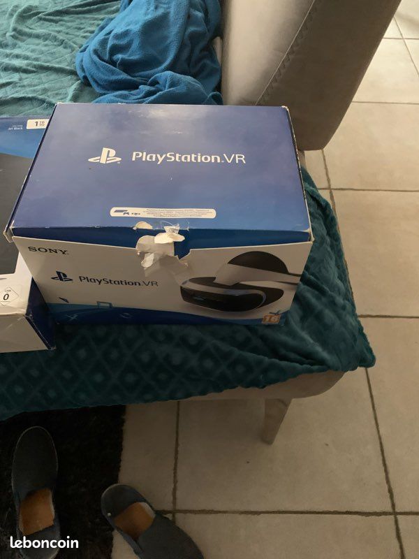 Ps4 pro + psvr 1 + 2 manettes + 14 jeux (image 2)