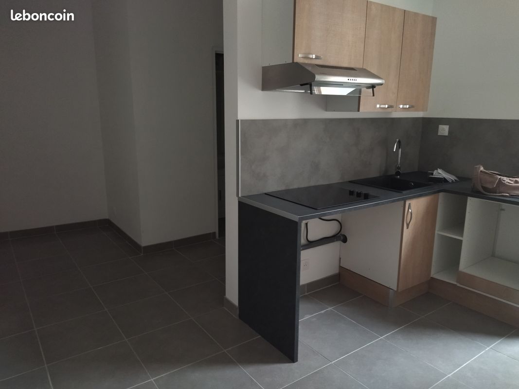 Appartement 1 pièce 20 m² · à Aubenas · 20 m² · 385 €