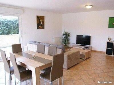 Appartement 5 pièces 133 m² · à Divonne-les-Bains · 133 m² · 3 220 €