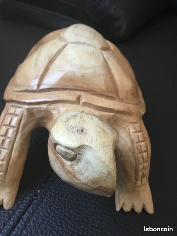 Broche Tortue En Bois Sculpté - 6 Cm - Occasion En Bon état