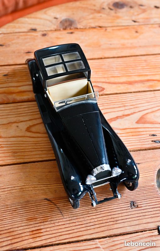 Solido Résine SB 1/43 - Bugatti Royale Type 41 Noire Et Bleue 1928 - Occasion