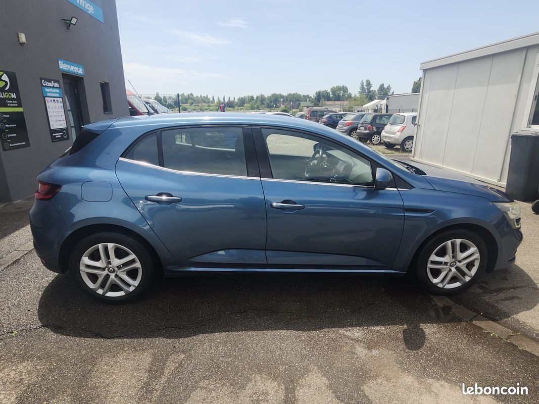 Renault Megane IV 1.5 DCI 110ch BV6 Life (image 11)