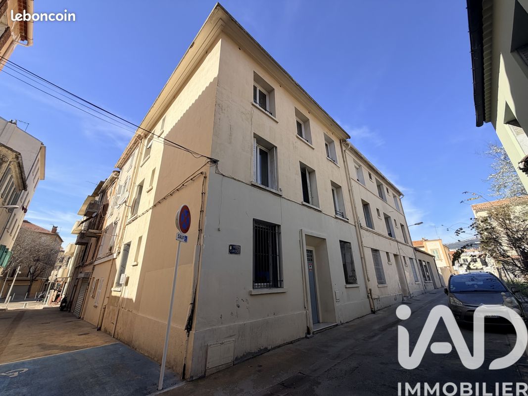 Local commercial 180 m² · à Toulon · 180 m² · 570 000 €