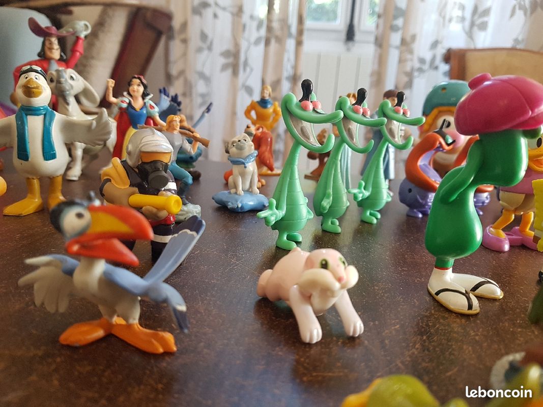 Lot de 45 figurines (image 7)