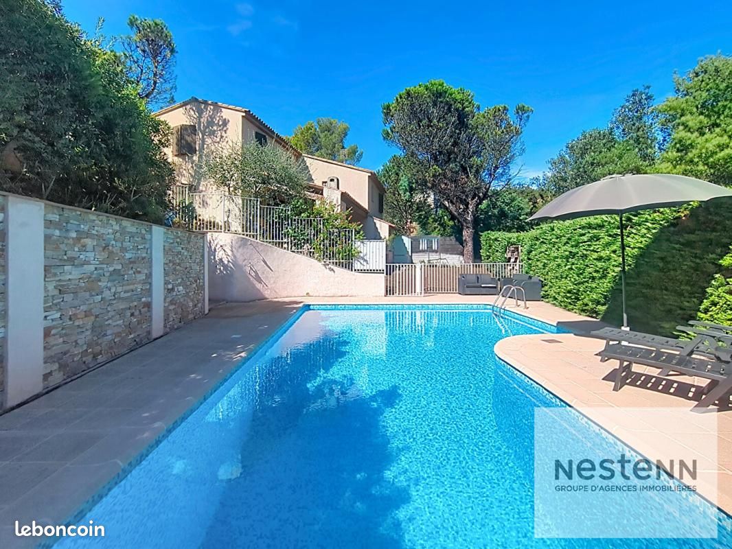 Maison 5 pièces 138 m² · à Roquebrune-sur-Argens · 138 m² · 610 000 €