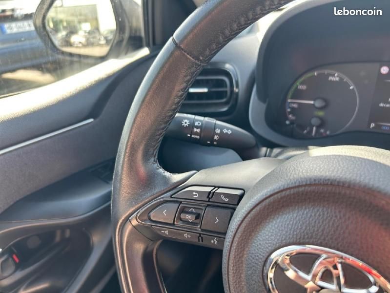 Toyota Yaris 116h Dynamic Business 5p + Programme Beyond Zero Academy MY22 (image 22)