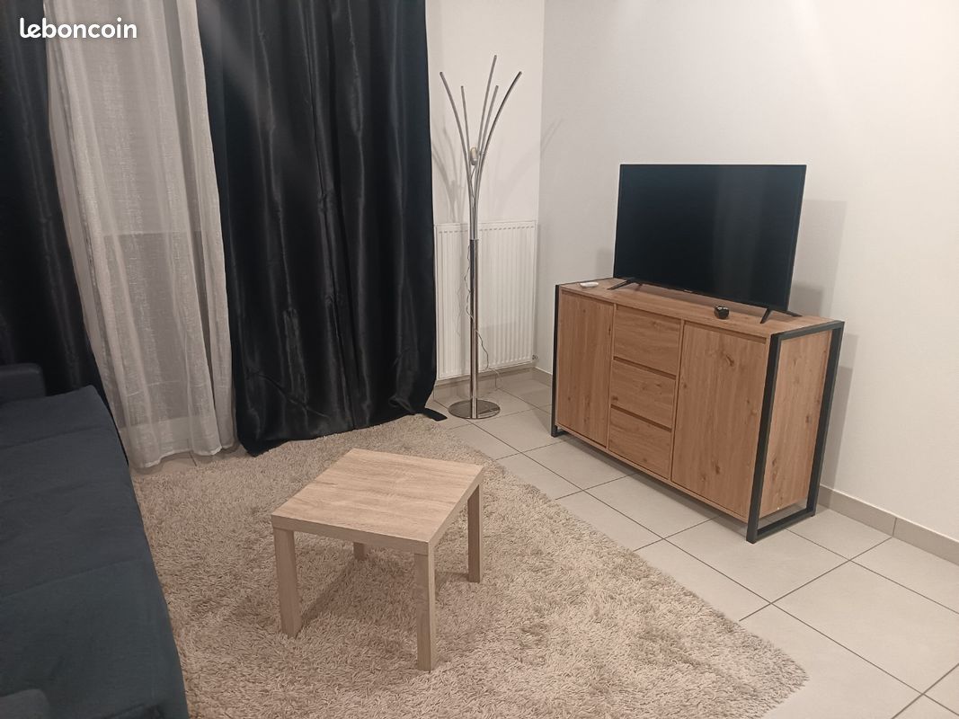 Appartement 1 pièce 25 m² · à Vénissieux · 25 m² · 750 €
