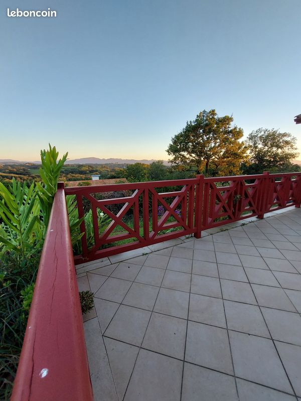 Maison 150m2 hauteurs Bayonne, 3 chambres, terrasse et vue Pyrénées (image 1)