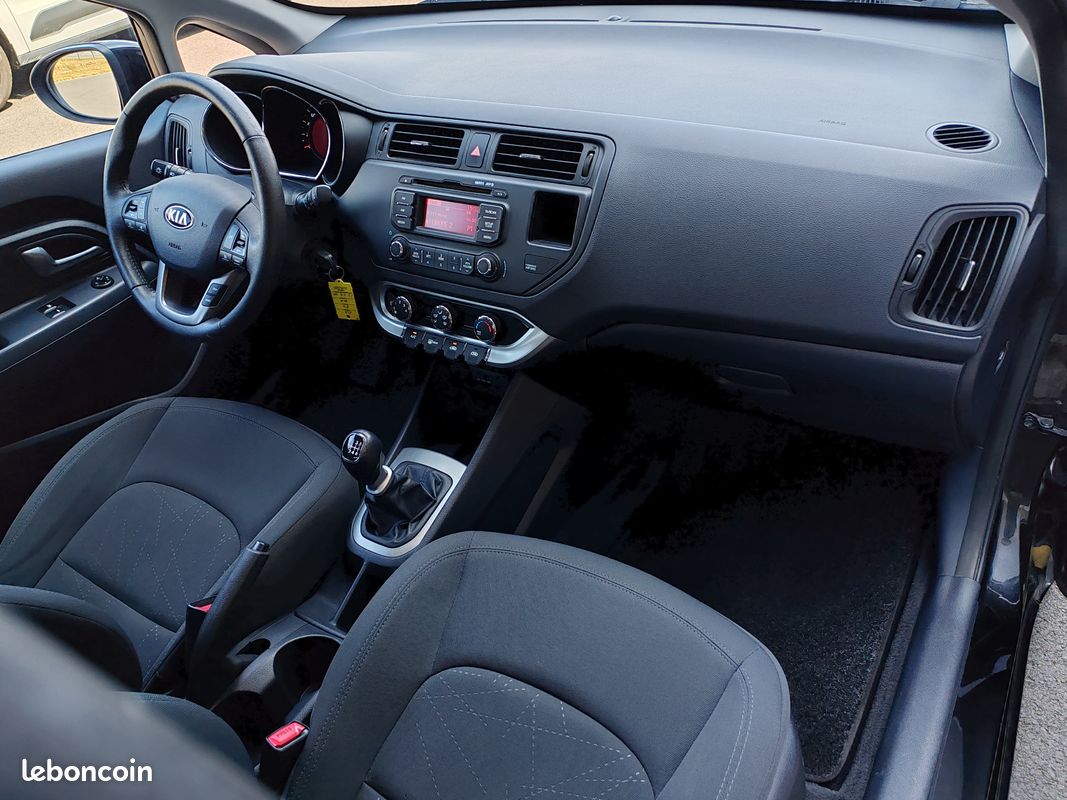 Kia RIO 1.1 CRDI 75 ISG Style 5P (image 3)