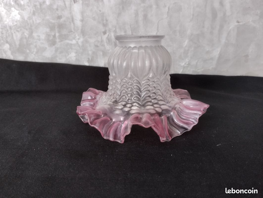 Tulipe art déco en pâte de verre rose (image 1)