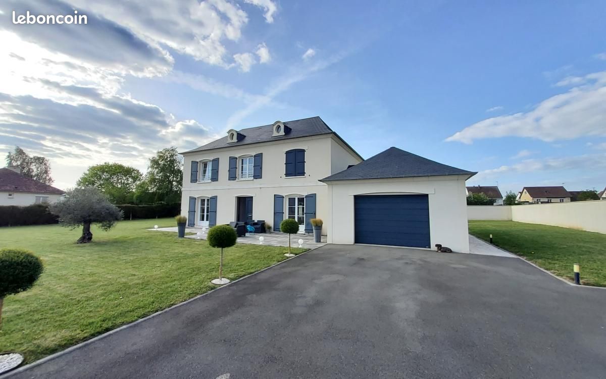 Maison 7 pièces 207 m² · à Saint-Martin-de-May · 207 m² · 546 000 €