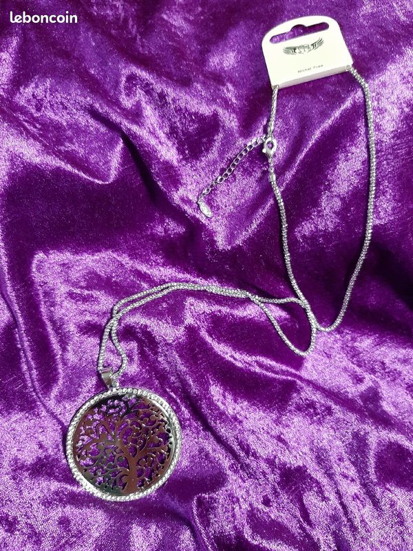 Collier l'arbre devie (image 1)